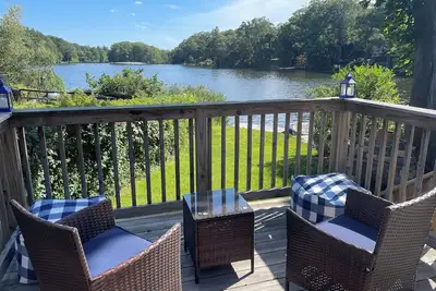 Image de Lakefront Log Cabin less than 1 hour from Nyc!