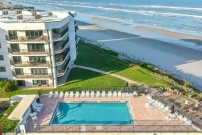 Image de Oceanfront Tranquility at Silver Sands Condo on No Drive White Sands Beach