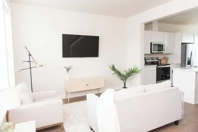 Image de Modern townhome minutes from Billings' best shopping, family friendly community!