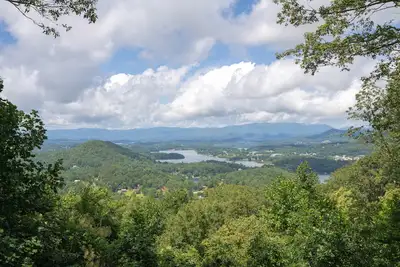 Image de 3-story mountain-view cabin with decks, fireplace, grill, washer/dryer, Ac