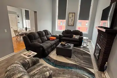 Image de Stunning 2-Bedroom Loft with Modern Charm