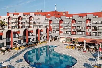 Image de Spacious and Fully-furnished 2br with Balcony, 2 Outdoor Pools, Near Oura Beach!