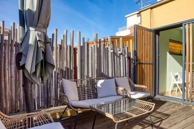 Image de Appartement 'Beau F1 Centre-ville' avec terrasse privée, Wi-Fi et climatisation