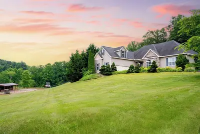 Image de Fairview Vista by AvantStay | 10 Mins to Asheville