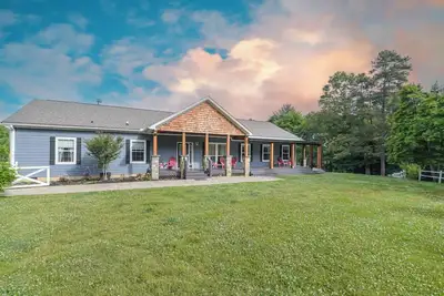 Image de Riverside Ranch by AvantStay | Mins to Downtown