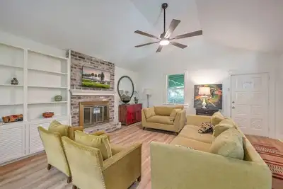 Image de Cozy Park Circle Retreat with Deck & Modern Amenities, Close to Charleston