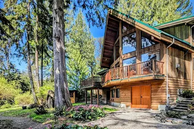 Image de Glacier Creek Chalet- A spacious mountain retreat. Family and pet friendly.