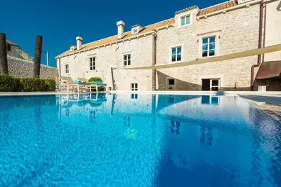 Image de Exceptional Private Estate With Swimming Pool