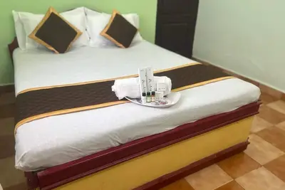 Image de 10 minutes to the lake! Family Sized with Bed Room