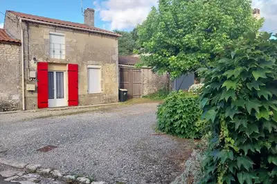 Image de Gite chez lea maison situer dans un petit village viticole au calme