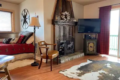 Image de Pinnacle Inn: Cozy Wedding Accommodation Indoor Pool, Sauna, Hot Tub, More. .
