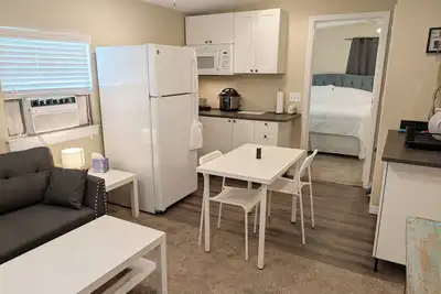 Image de Private Entrance 1 Bd 1. 5 Bath Guest Suite in Cypress Gardens near Legoland