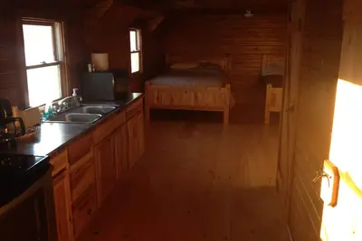 Image de Loon Cabin! Located right on the lake! Great getaway for all seasons!