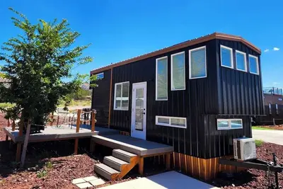 Image de New modern & relaxing Tiny House w/deck near Zion