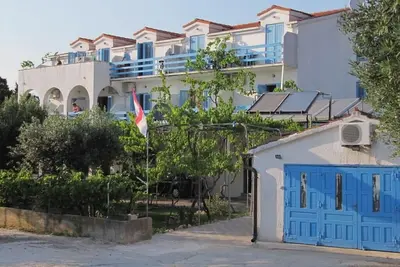 Appartement Studio dans Sućuraj avec vue mer, Balcon, Climatisation, Wifi (3560-4)