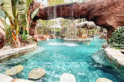 Image de Paradise Lagoon Resort Style Pool Getaway