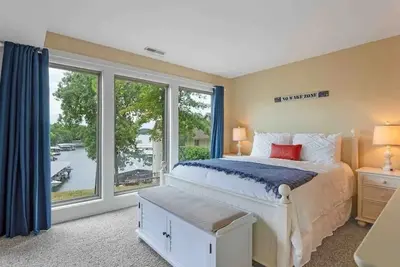 Image de Quiet & Cozy Waterfront Condo at the Lake of the Ozarks!
