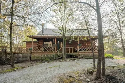 Image de Lil' Bear Family Bunkhouse @ LollyPoppy's Cabin - Close to Hot Springs & Hsv!