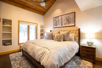 Image de Ski-In, Ski-Out ★Pool ★HotTub ★Tennis ★Exclusive Golf Course ★Trails steps away\n