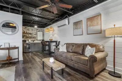 Image de Downtown Studio. Beach, Casinos & more!
