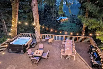 Image de “The Lookout Lodge” Lake Sutherland house with private hot tub