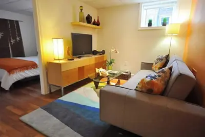 Image de Great Family-Friendly Toronto apt.
