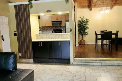 Image de Tranquil Cabin Condo, 15 mins away to Atlanta City where all the attraction is.