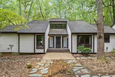 Image de Unique and private home in Chapel Hill