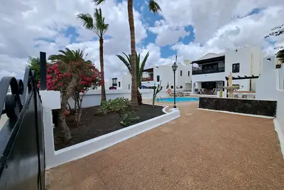 Image de family sized villa with private pool, 3 bed 20 bath and 5 minutes to the beach!