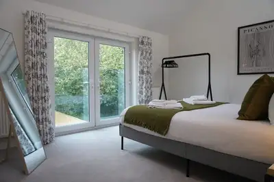 Image de Oxford- Refurbished 4 bed -15 mins to centre