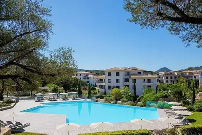 Image de Superbe appartement 6 pers dans résidence de standing. piscine/pool house/tennis