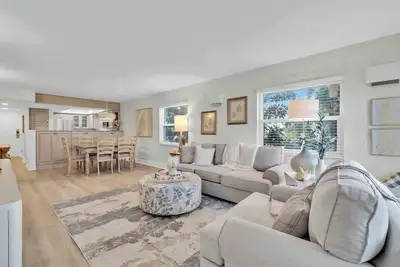 Image de Gulf Island Getaway: 2-Br Beach Condo
