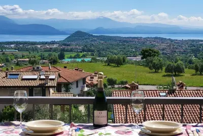 Image de Appartement avec vue magnifique sur le lac de Garde, terrasse et piscine