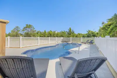 Image de Summer Savings- Oceanside Dog Friendly Home / Pool, Elevator, Hot Tub, Game Room