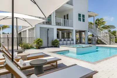 Image de Parking, Heated Pool & Pet Friendly - Altair House