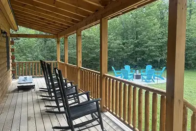 Image de New Cozy Log Cabin w/ King bed in White Mountains