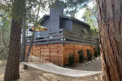 Image de Modern Eclectic Cabin with Mid-Century Touches. - Ac & Hot Tub