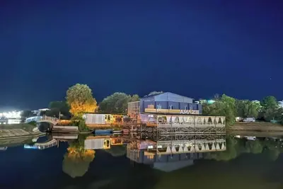 Image de Exclusive location on the lake