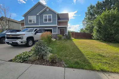 Image de Centrally Located - Fenced Yard & Dogs Welcome