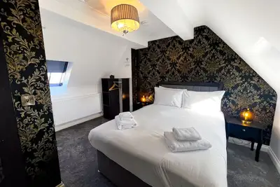Image de Vue sur la marina-Maison-Salle de bain privée séparée