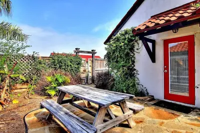 Image de Cozy Private Cottage~Pet Friendly~Prime Location