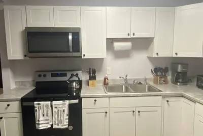 Image de Private home away from home. 5 minutes to Usf, Advent Health or Moffit