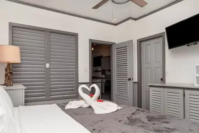 Condominium-de Luxe-Beach Front 2nd Floor-Douche-Vue plage