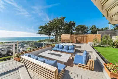 Image de Oceanview Coastal Retreat Sauna, Hot Tub & Fire Pit\nSTR Permit Number: 14614430
