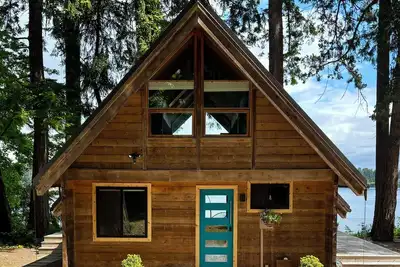Image de Waterfront Burton Loop - The Very Best Of Vashon, cozy cabin with a harbor view.