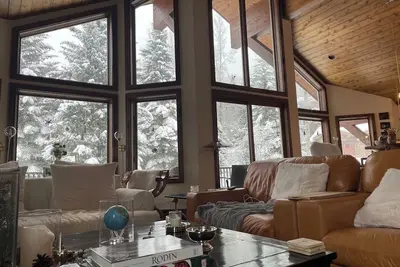 Image de Designer Chalet, Vail Golf Course, available for  summer rental! #Guesthausvail