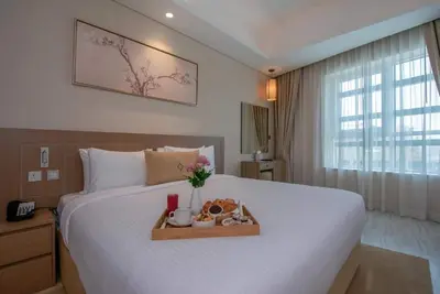Image de Deluxe Three Bedroom Apartment Near Al Rigga Metro