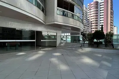Image de Apartamento Aconchegante na Praia de Itapuã, com uma Bela Vista e Varanda
