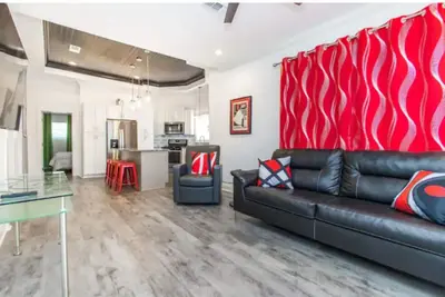 Image de “Big Easy Style Stay\" 2 Minutes from Downtown