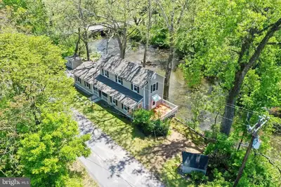 Image de Peaceful Retreat on Creekside